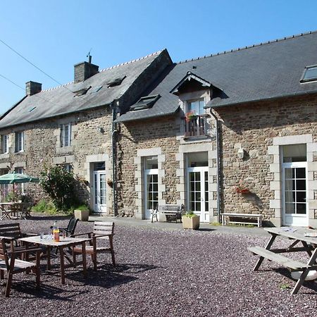 Hotel La Quebecoise Динан Экстерьер фото